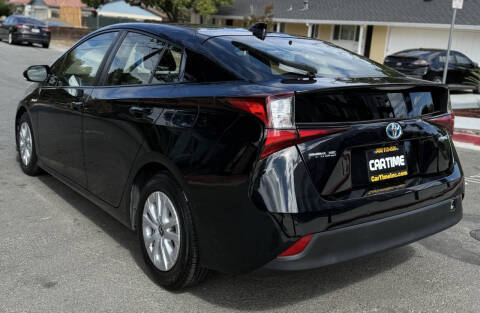 2020 Toyota Prius LE