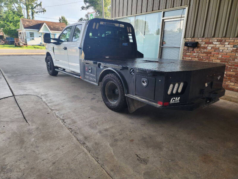 2019 Ford F-350 Super Duty Chassis Cab XL photo 10