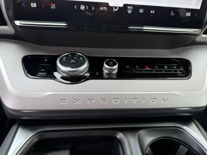 2026 Ford Expedition MAX Active