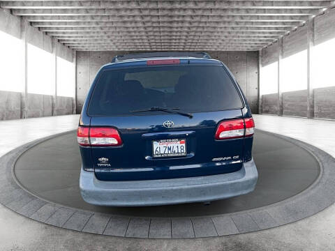 2003 Toyota Sienna CE