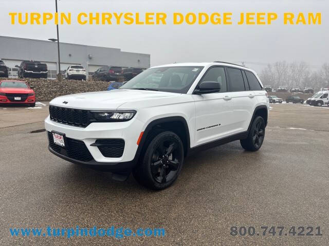 2025 Jeep Grand Cherokee for sale at Turpin Chrysler Dodge Jeep Ram in Dubuque IA