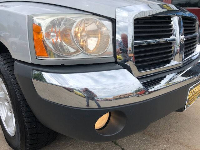 2005 Dodge Dakota for sale at Extreme Auto Plaza in Des Moines, IA