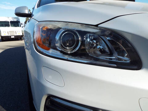 2016 Volvo V60 T6 R-Design Platinum