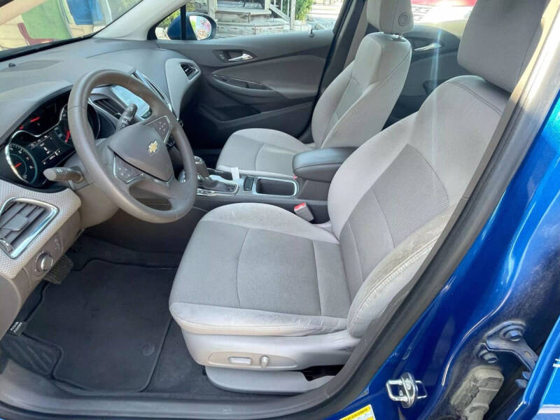 2017 Chevrolet Cruze LT Auto