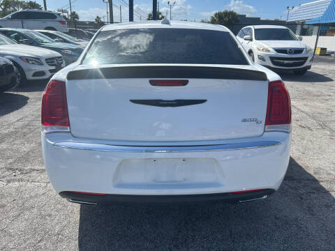 2016 Chrysler 300 C