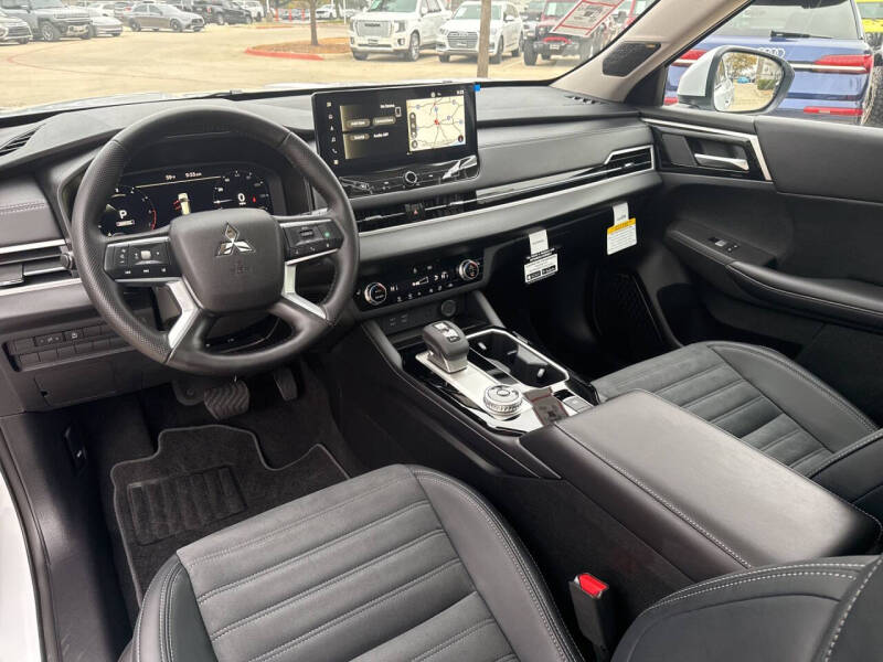 2026 Mitsubishi Outlander SE