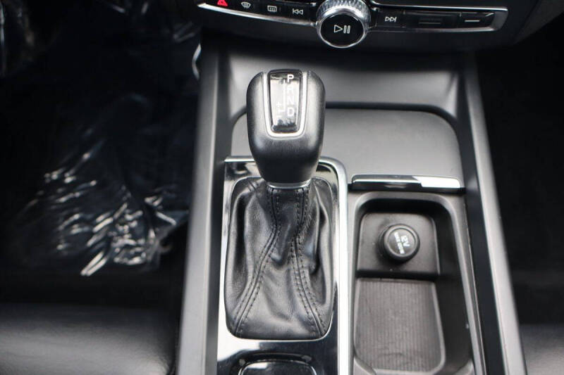 2019 Volvo XC60 T5 Momentum