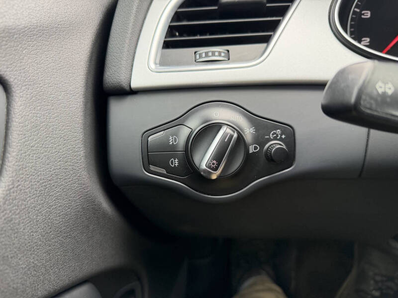 2015 Audi A4 2.0T quattro Premium Plus