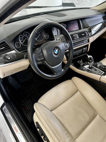 2015 BMW 5 Series 528i