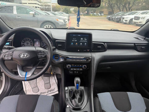 2019 Hyundai Veloster 2.0L Premium