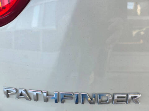 2017 Nissan Pathfinder Platinum