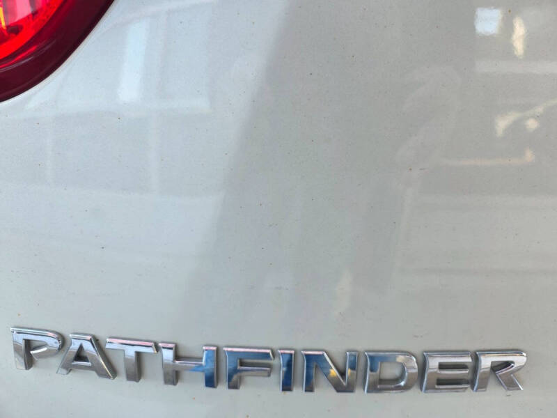 2017 Nissan Pathfinder Platinum