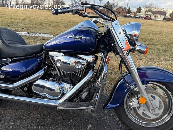 2005 Suzuki Boulevard