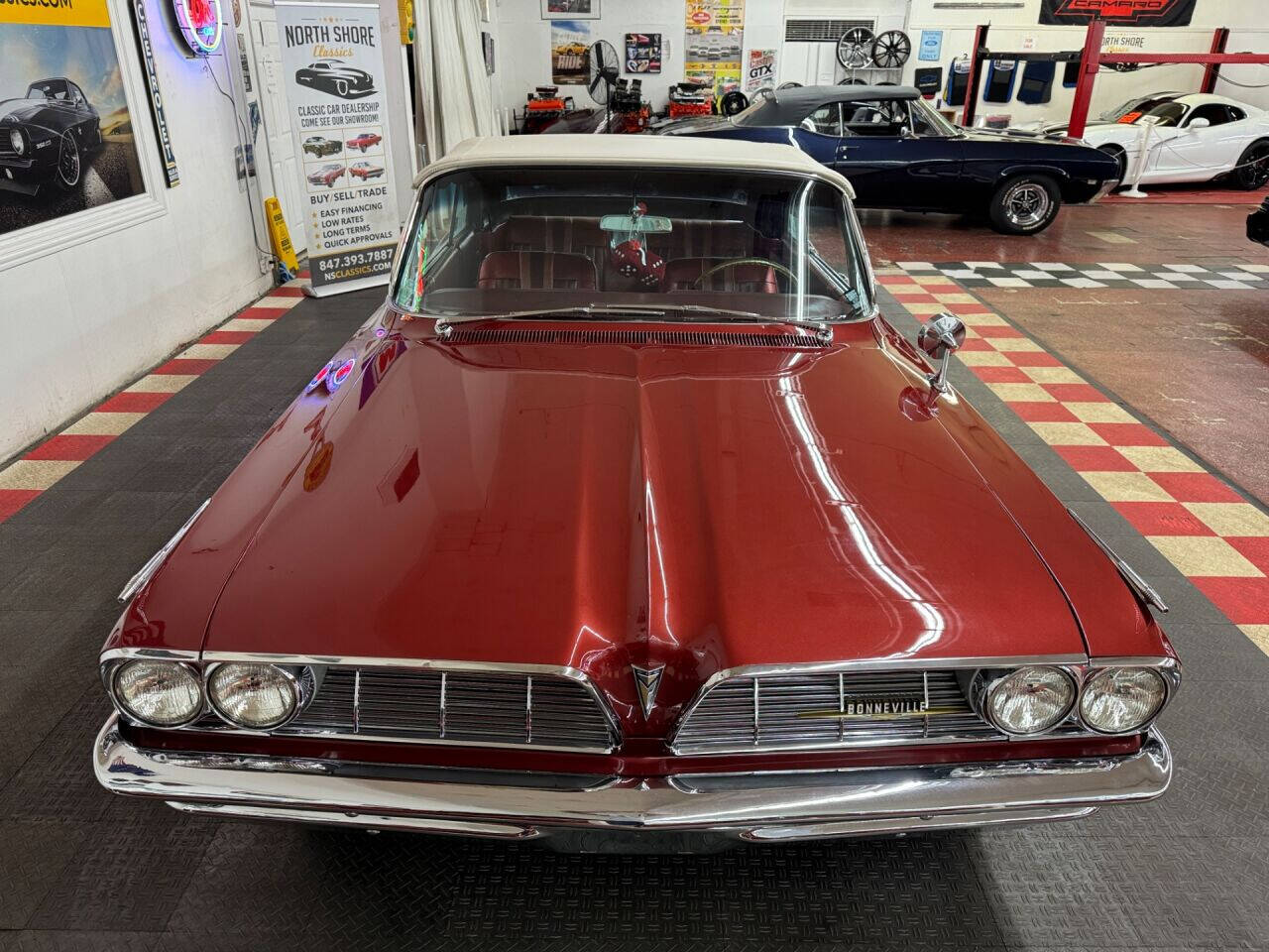 1961 Pontiac Bonneville 11