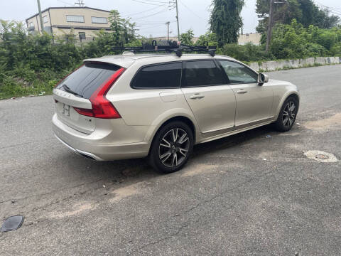 2018 Volvo V90 Cross Country T6