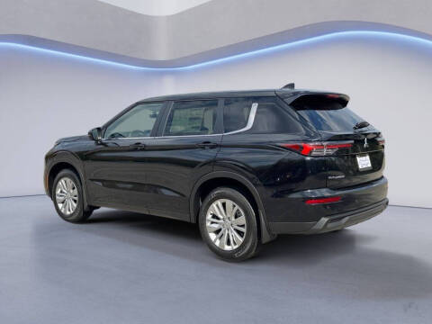 2025 Mitsubishi Outlander ES