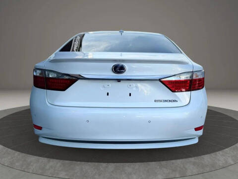 2013 Lexus ES 300h
