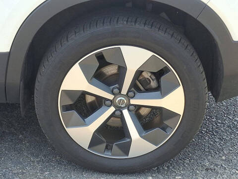 2024 Volvo XC40 B5 Plus Dark Theme