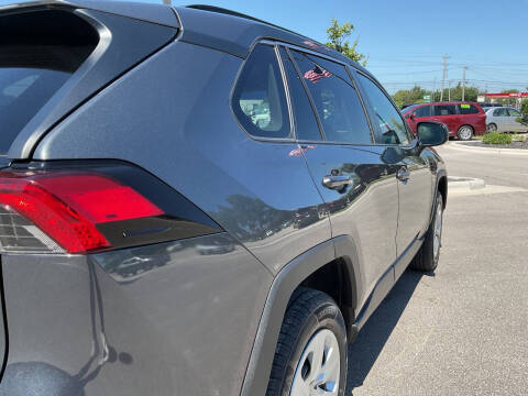 2019 Toyota RAV4 LE