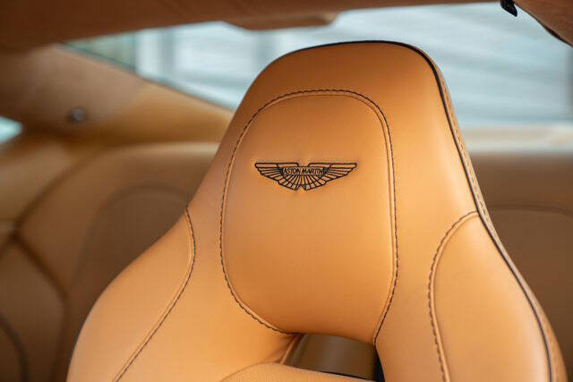 2017 Aston Martin Vanquish 9