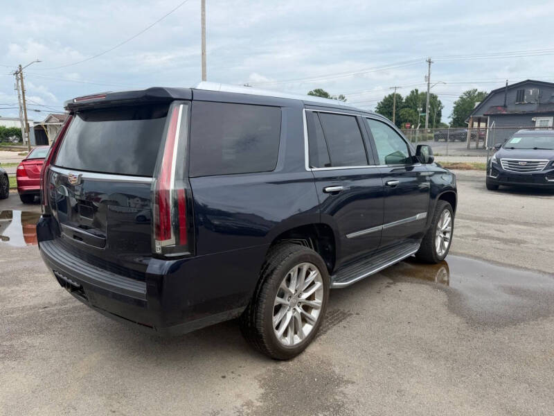 2017 Cadillac Escalade Luxury
