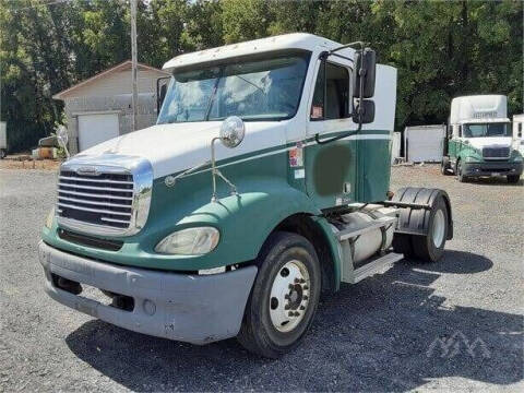 2005 Freightliner Columbia 112 for sale at Vehicle Network - Allied Truck and Trailer Sales in Madison NC