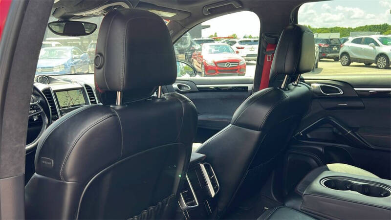 2016 Porsche Cayenne GTS