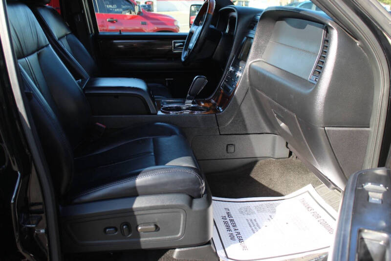 2017 Lincoln Navigator Select