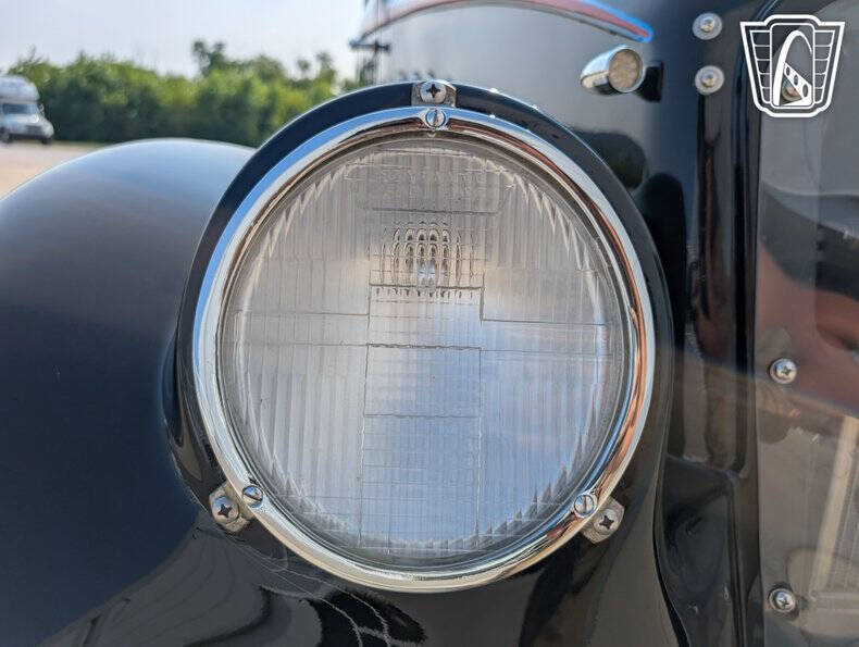 1933 Willys Coupe