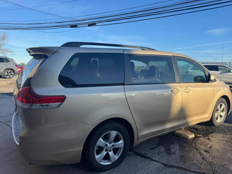 2012 Toyota Sienna