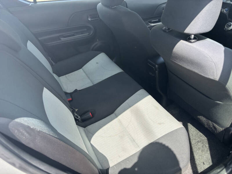 2016 Toyota Prius c Four