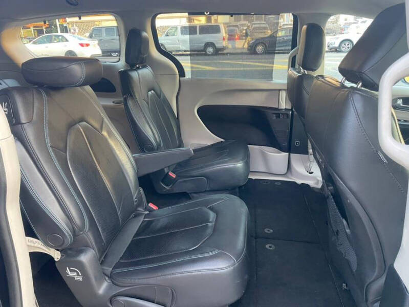 2021 Chrysler Pacifica Touring L