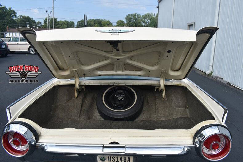 1962 Ford Thunderbird