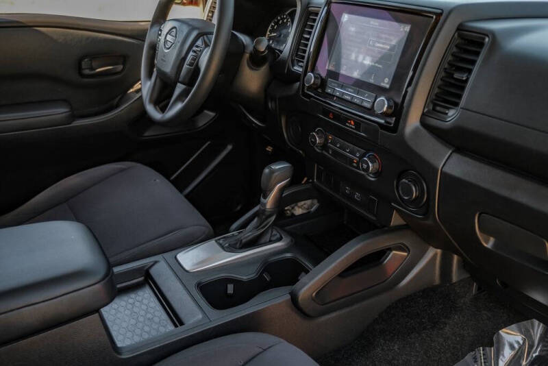 2022 Nissan Frontier S