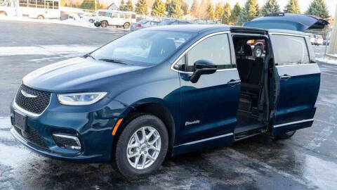 2024 Chrysler Pacifica Touring