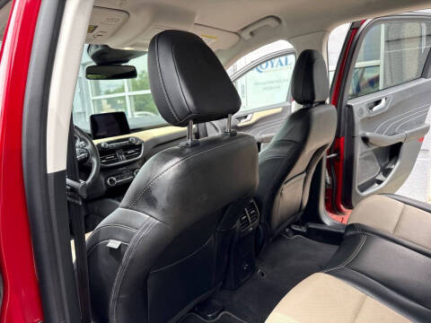 2022 Ford Escape Plug-In Hybrid Titanium