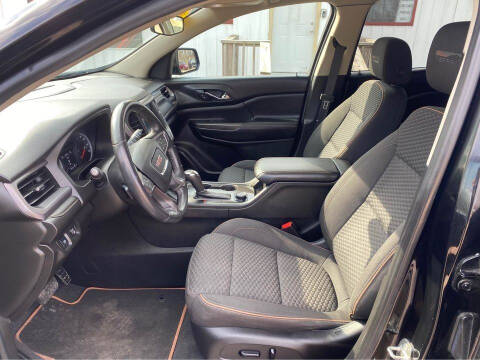 2017 GMC Acadia SLE-2