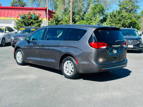 2017 Chrysler Pacifica Touring-L