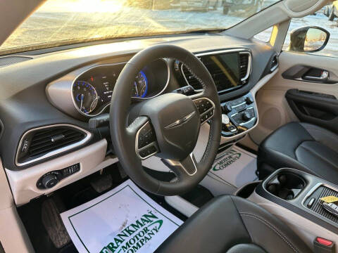 2024 Chrysler Pacifica Touring L