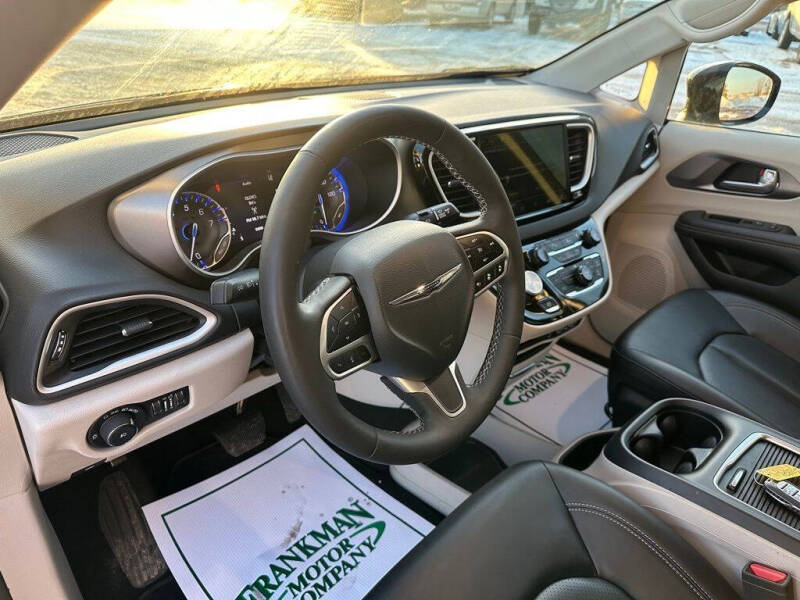 2024 Chrysler Pacifica Touring L