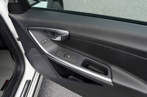 2018 Volvo V60 Cross Country T5 Premier