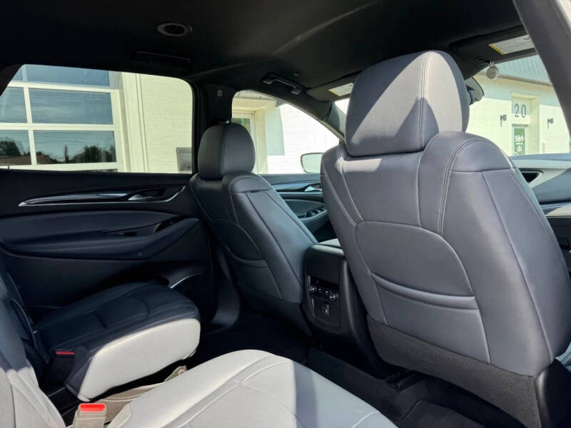 2022 Buick Enclave Essence