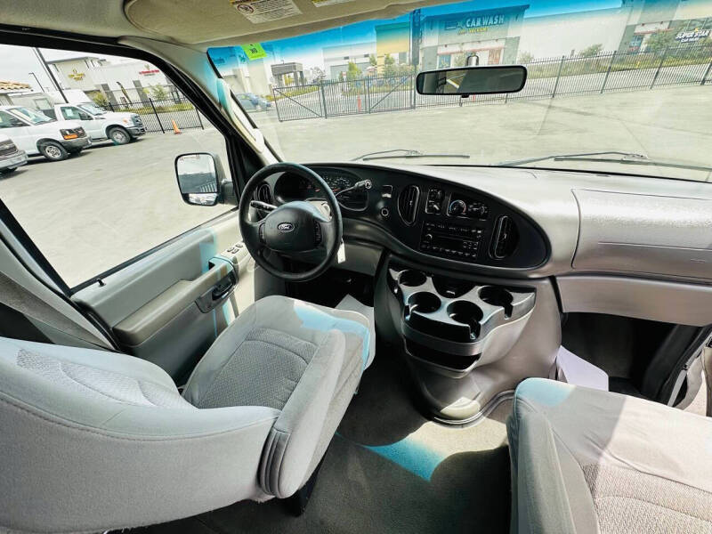 2006 Ford E-Series E-150 XLT