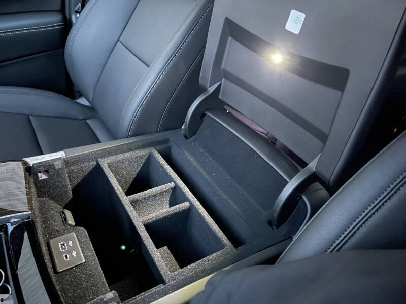 2025 Cadillac Escalade Luxury