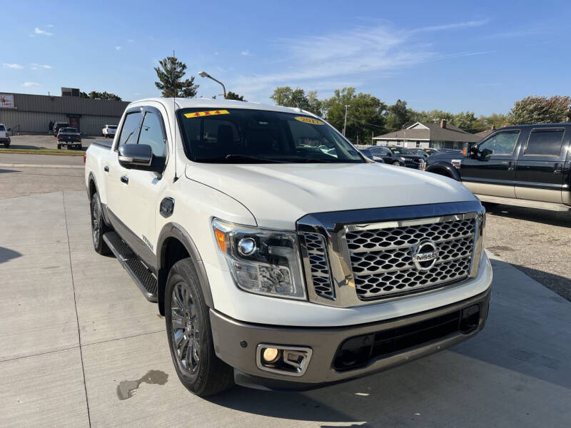 2017 Nissan Titan Platinum Reserve