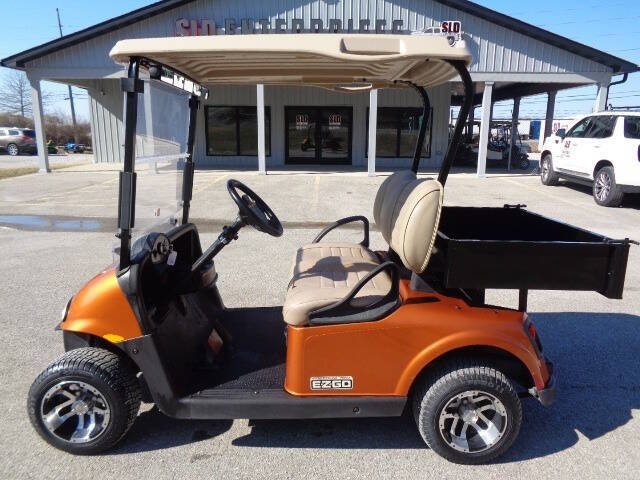 2017 E-Z-GO RXV