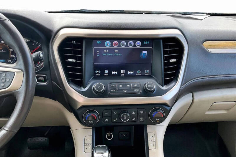 2017 GMC Acadia Denali