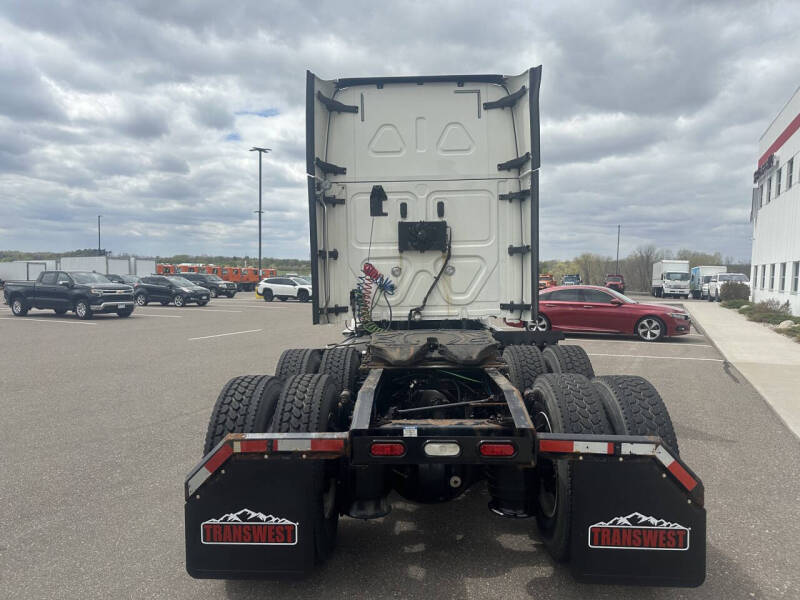 2020 Freightliner Cascadia