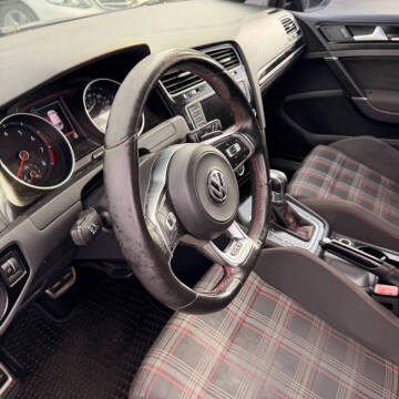 2017 Volkswagen Golf GTI S
