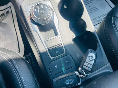 2022 Ford Escape SEL